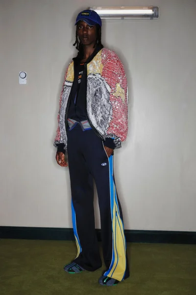 Look 16